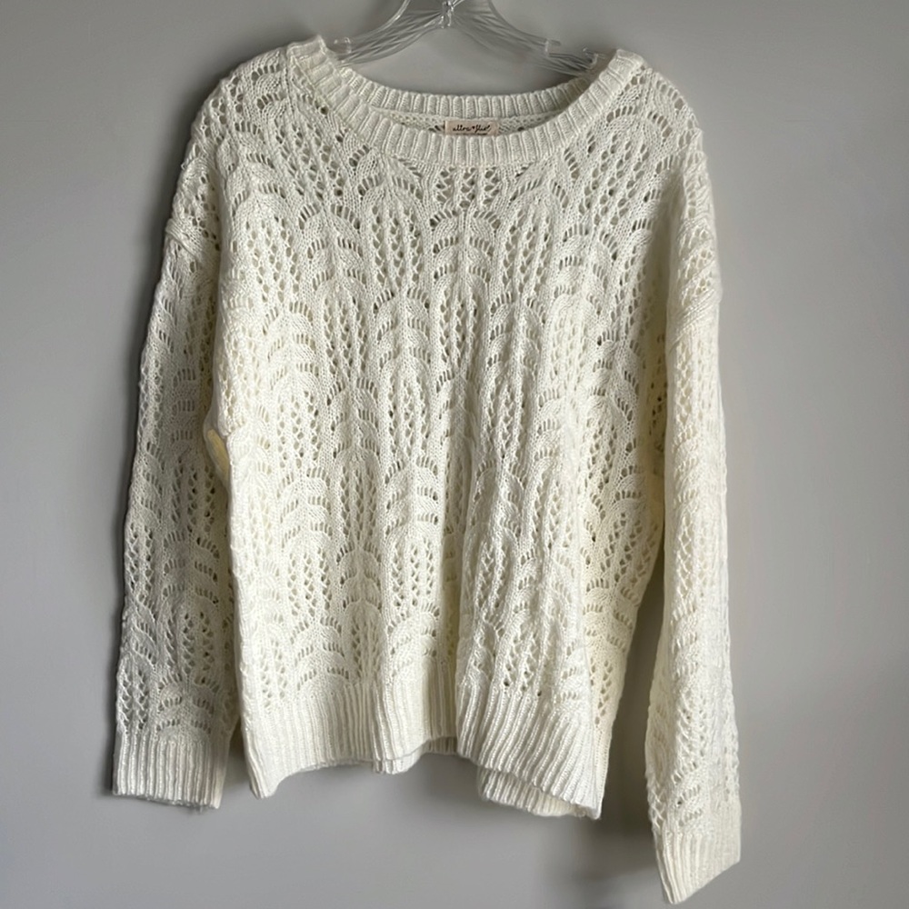 🖤NWT Ultra Flirt, crochet sweater